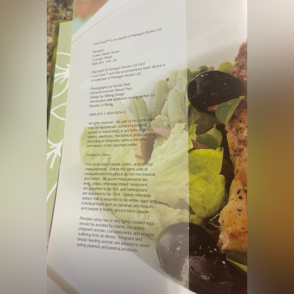 Simple But‎ Perfect Salads: The Taste of Summer All Year Round - Hardcover - Picture 3 of 4